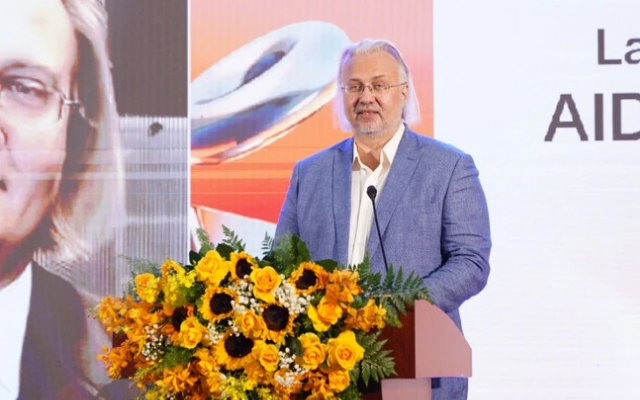 Ông Vladimir Kangin - Nhà sáng lập kiêm CEO IPTP Networks phát biểu