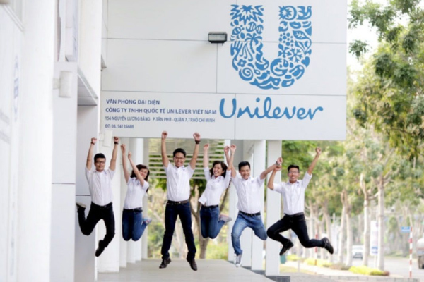 Lấy con người làm trung tâm phát triển